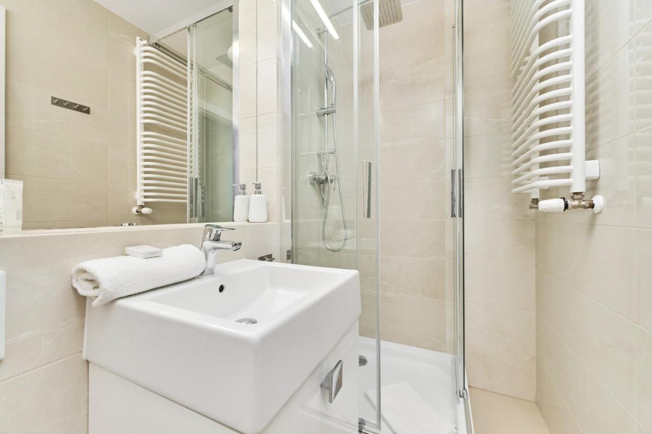 Modern Elegance Apartments Wroclaw With Ac By Noclegi Renters Ngoại thất bức ảnh