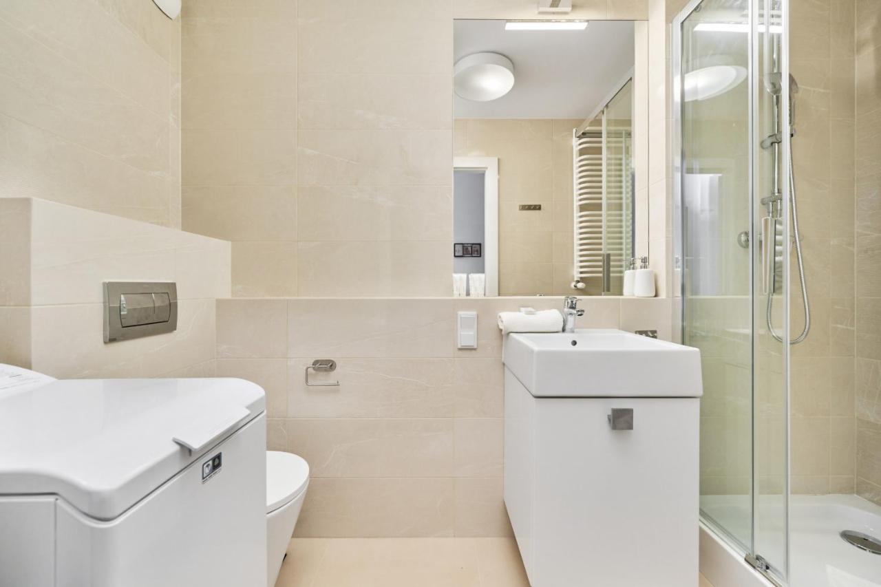 Modern Elegance Apartments Wroclaw With Ac By Noclegi Renters Ngoại thất bức ảnh