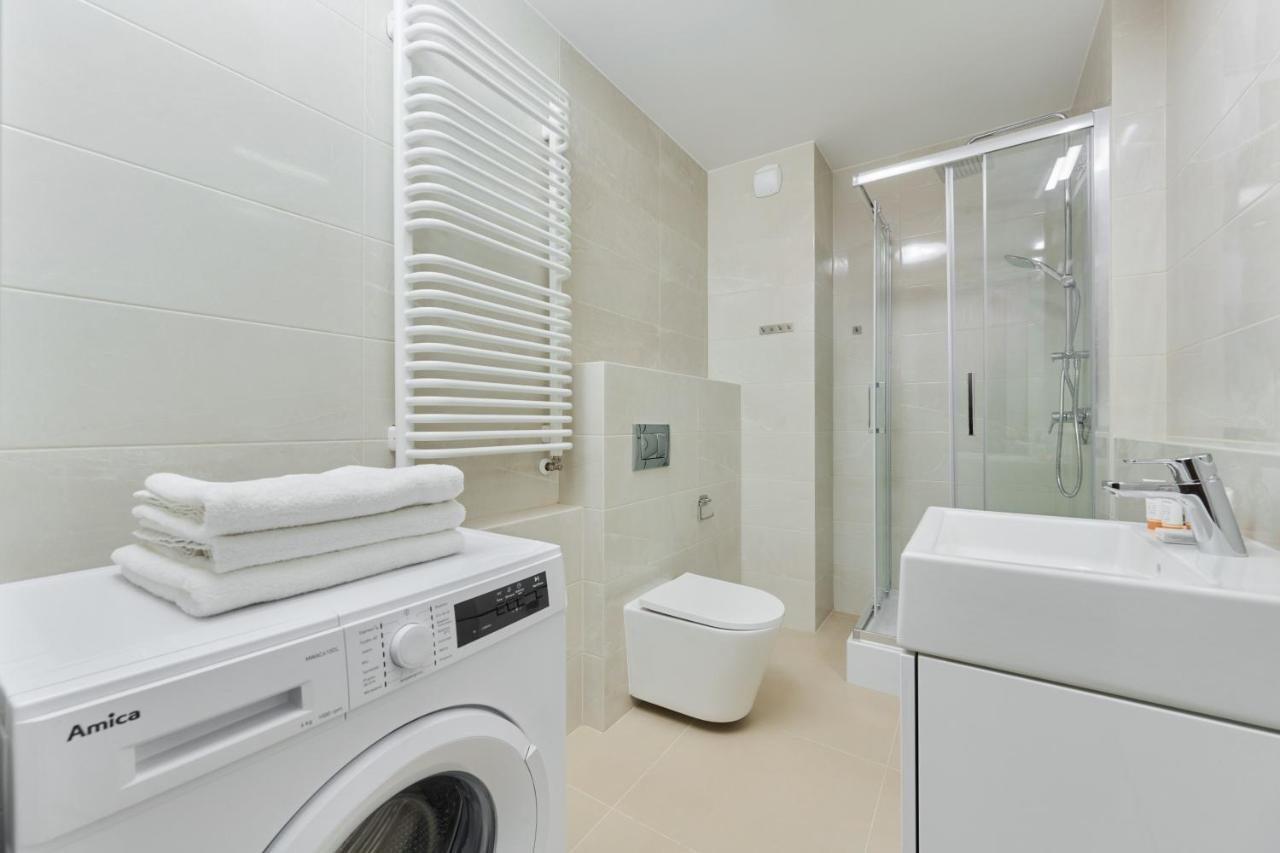 Modern Elegance Apartments Wroclaw With Ac By Noclegi Renters Ngoại thất bức ảnh